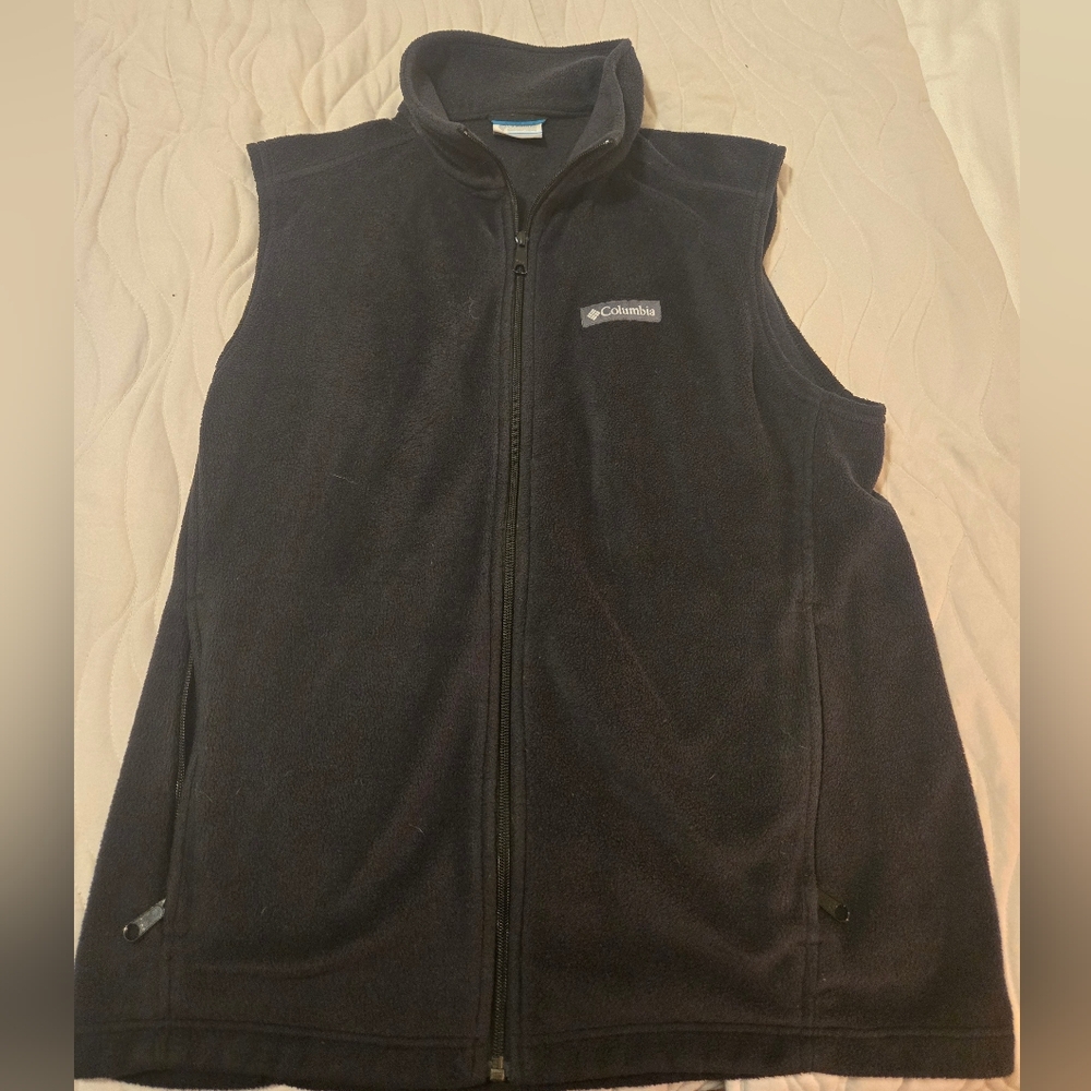 Columbia Men's Dark Gray Fleece Vest
